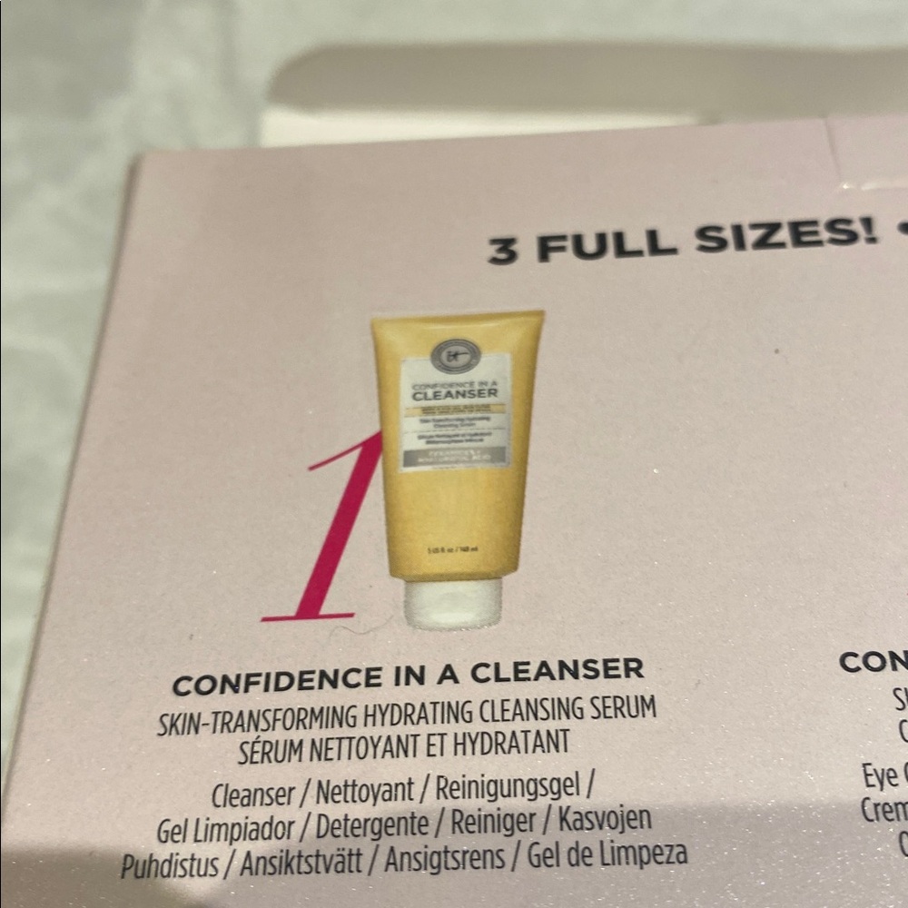 it cosmetics Confidence in a Cleanser & Cream set.mascara & eyebrow full size - Picture 2 of 9